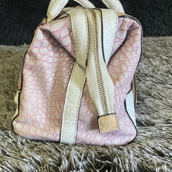 COPY - Guess purse - Picture 4 of 8